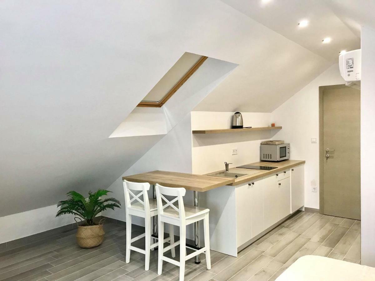 Апартаменты Cocoville Beach House- Макарска Экстерьер фото