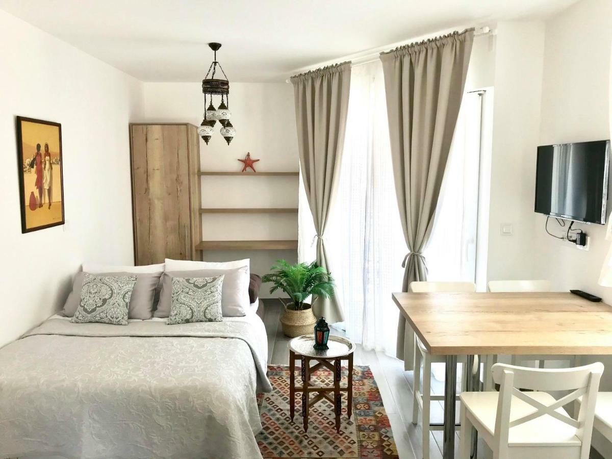 Апартаменты Cocoville Beach House- Макарска Экстерьер фото
