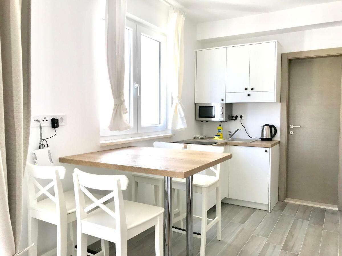 Апартаменты Cocoville Beach House- Макарска Экстерьер фото